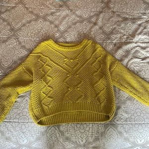 women’s yellow love tree sweater, size medium. new without tags, never worn!